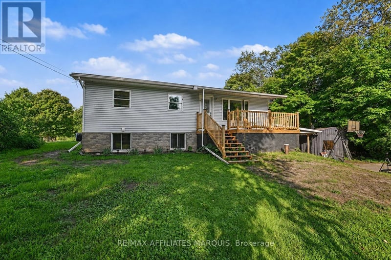 10 Bay Road, Rideau Lakes, Ontario, K0G1L0, Rideau Lakes, Ontario — photo 1 of 5