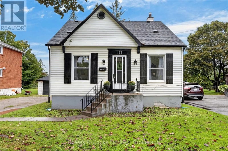 1193 Clonsilla Avenue, Peterborough (Town Ward 3), Ontario, K9J5Y6, Peterborough (Town Ward 3), Ontario — photo 1 of 5
