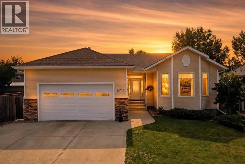 4203 41 Street Close, Ponoka, Alberta, T4J1V6, Ponoka, Alberta — photo 1 of 5