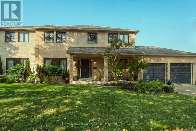 90 Brillinger Street, Richmond Hill (North Richvale), Ontario, L4C8Y3, Richmond Hill (North Richvale), Ontario — photo 1 of 5