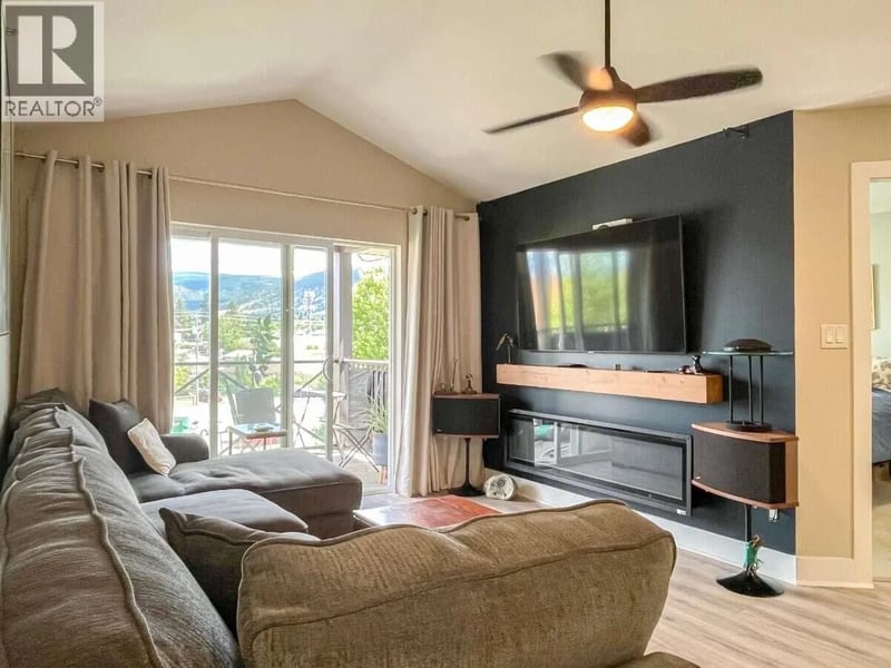 #405 246 HASTINGS Avenue, Penticton, British Columbia, V2A2V6, Penticton, British Columbia — photo 1 of 5