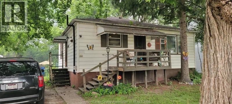 1947 FERNDALE, Windsor, Ontario, N8T2K9, Windsor, Ontario — photo 1 of 5