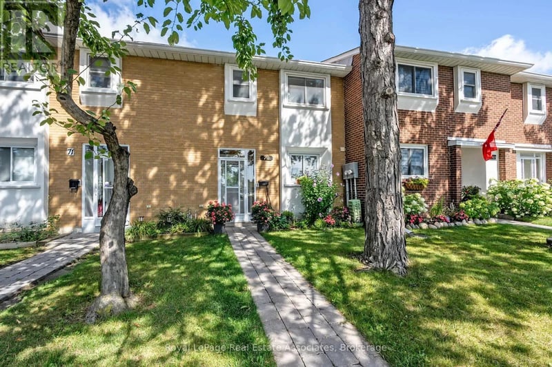 #70 3 Centennial Pk Road, Toronto (Eringate-Centennial-West Deane), Ontario, M9C4W8, Toronto (Eringate-Centennial-West Deane), Ontario — photo 1 of 5