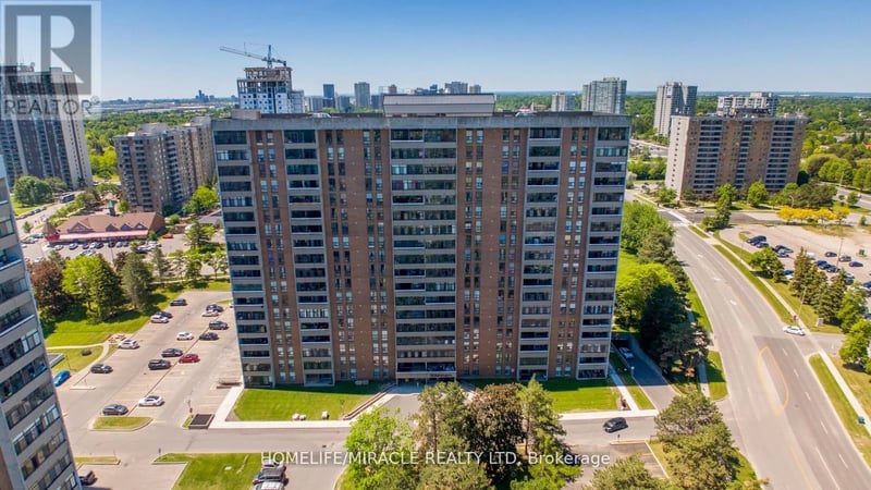 #907 15 Kensington Road, Brampton (Queen Street Corridor), Ontario, L6T3W2, Brampton (Queen Street Corridor), Ontario — photo 1 of 5