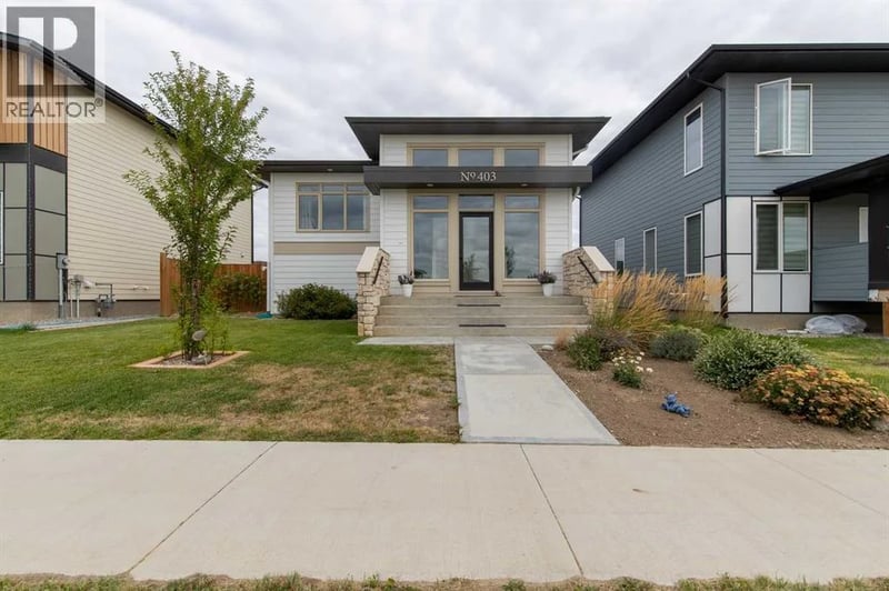 403 Caledonia Boulevard West, Lethbridge, Alberta, T1J5W2, Lethbridge, Alberta — photo 1 of 5