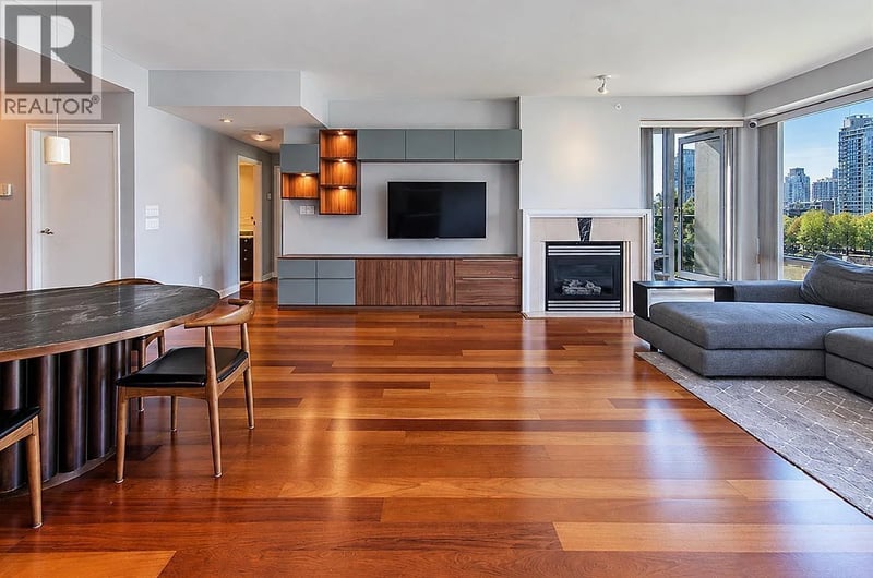 #702 1383 MARINASIDE CRESCENT, Vancouver, British Columbia, V6Z2W9, Vancouver, British Columbia — photo 1 of 5