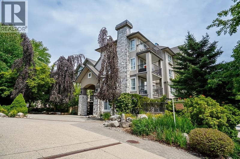 #112 1150 29TH Street, North Vancouver, British Columbia, V7K3E2, North Vancouver, British Columbia — photo 1 of 5