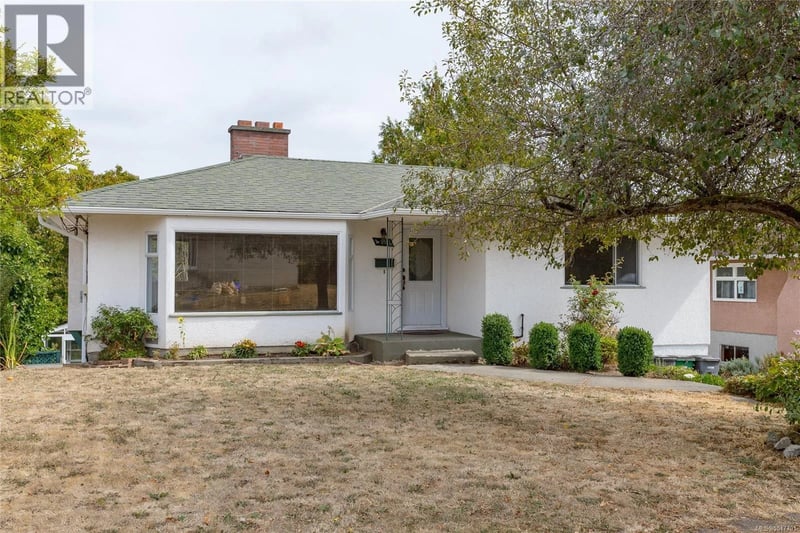 4141 Hawkes Avenue, Saanich, British Columbia, V8Z3Y9, Saanich, British Columbia — photo 1 of 5