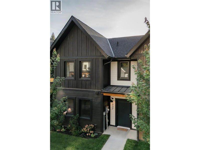 1037 Keystone Crescent, Revelstoke, British Columbia, V0E2S1, Revelstoke, British Columbia — photo 1 of 5