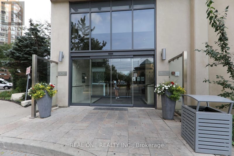 #2708 330 Burnhamthorpe Road West, Mississauga (City Centre), Ontario, L5B0E1, Mississauga (City Centre), Ontario — photo 1 of 5