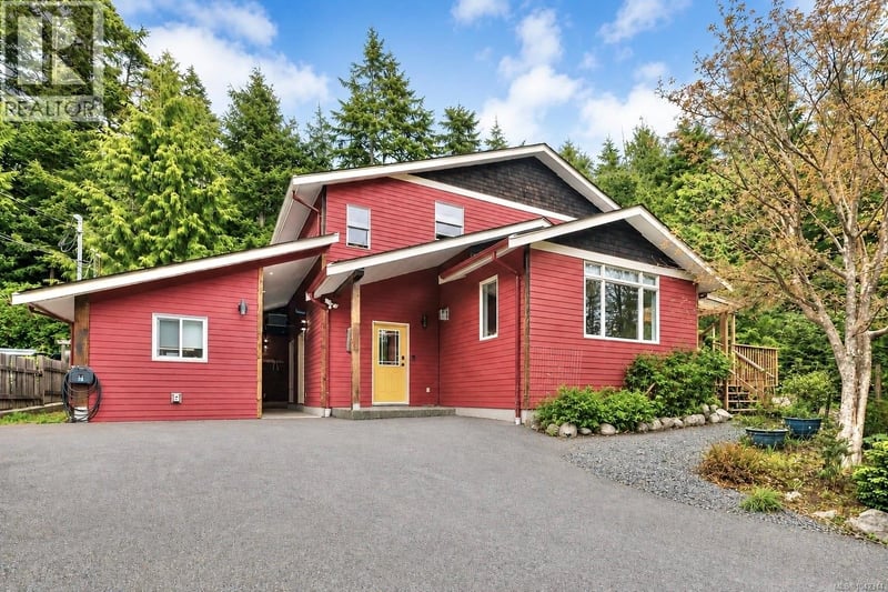 1302 Victoria Road, Ucluelet, British Columbia, V0R3A0, Ucluelet, British Columbia — photo 1 of 5