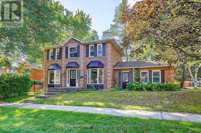 47 April Gardens, Aurora (Aurora Heights), Ontario, L4G4R3, Aurora (Aurora Heights), Ontario — photo 1 of 5