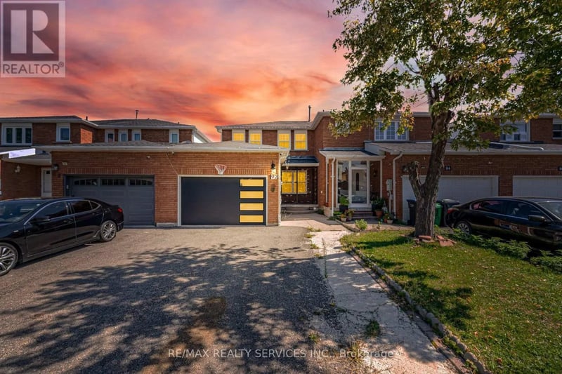 92 Tulip Drive, Brampton (Fletcher's Creek South), Ontario, L6Y3X6, Brampton (Fletcher's Creek South), Ontario — photo 1 of 5