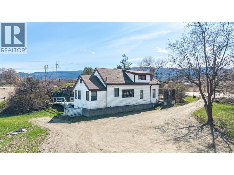 10091 6 Highway, Coldstream, British Columbia, V1B3B6, Coldstream, British Columbia — photo 1 of 5