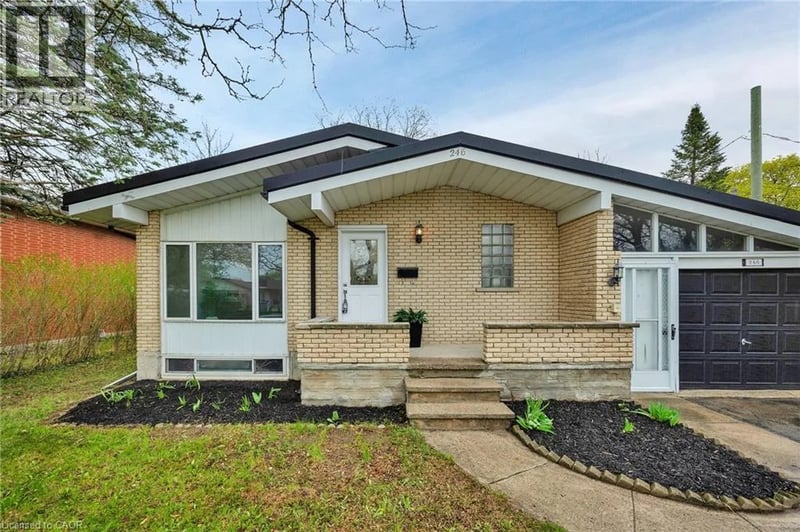 246 HILLCREST Road, Cambridge, Ontario, N3H1B2, Cambridge, Ontario — photo 1 of 5
