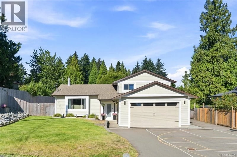 5579 Clipper Drive, Nanaimo, British Columbia, V9T5M7, Nanaimo, British Columbia — photo 1 of 5
