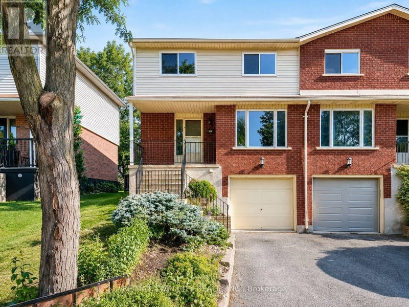 68 Old Huron Court, Kitchener, Ontario, N2R1L7, Kitchener, Ontario — photo 1 of 5