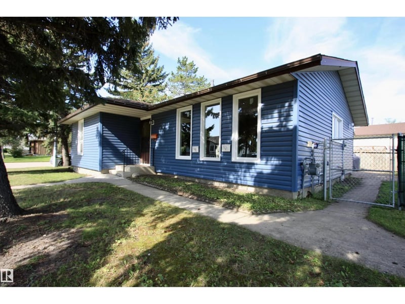 8912 99 AV, Morinville, Alberta, T8R1K4, Morinville, Alberta — photo 1 of 5