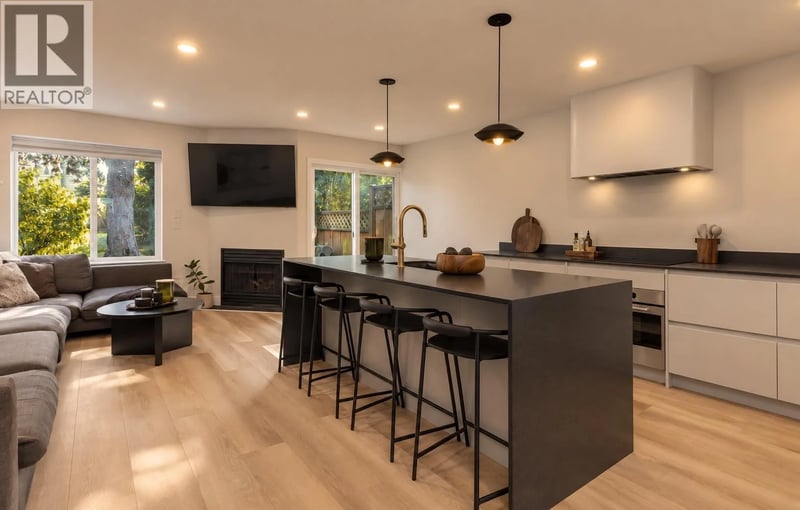 #16 40200 GOVERNMENT Road, Squamish, British Columbia, V8B0G6, Squamish, British Columbia — photo 1 of 5