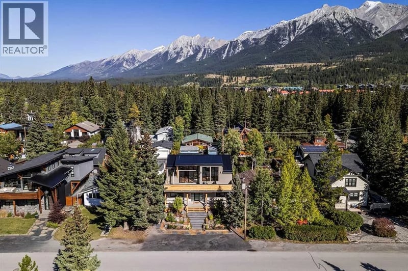 914 15th Street, Canmore, Alberta, T1W2X3, Canmore, Alberta — photo 1 of 5
