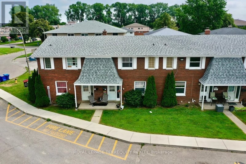 12 Orchard Place, Chatham-Kent, Ontario, N7M1A6, Chatham-Kent, Ontario — photo 1 of 5