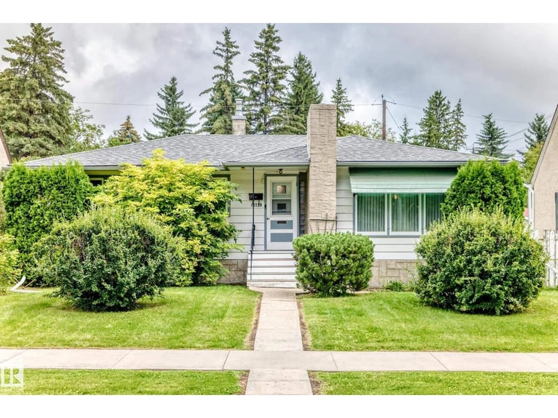 12720 120 AV NW NW, Edmonton, Alberta, T5L2R1, Edmonton, Alberta — photo 1 of 5