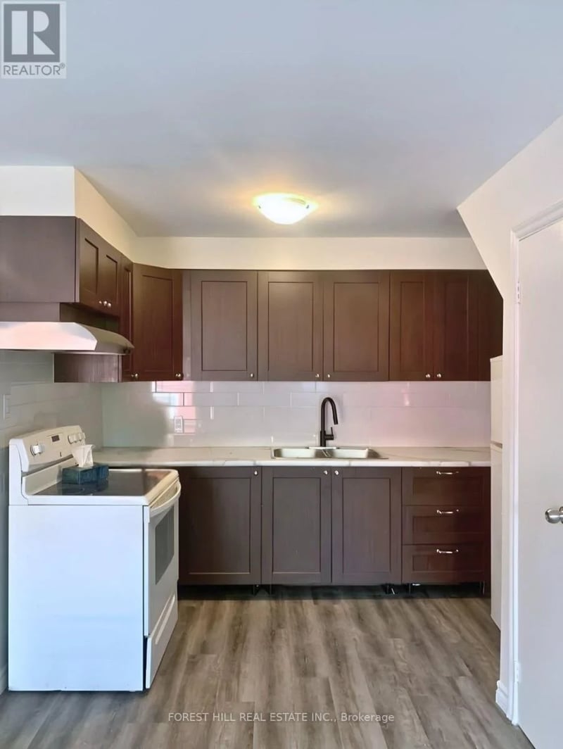 #B 422 Danforth Avenue, Toronto (Playter Estates-Danforth), Ontario, M4K1P3, Toronto (Playter Estates-Danforth), Ontario — photo 1 of 5