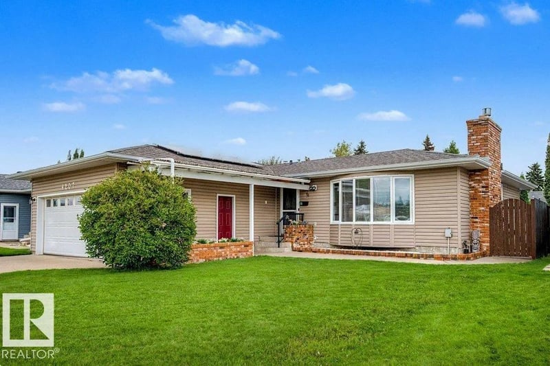 4207 109 A ST NW, Edmonton, Alberta, T6J2R7, Edmonton, Alberta — photo 1 of 5