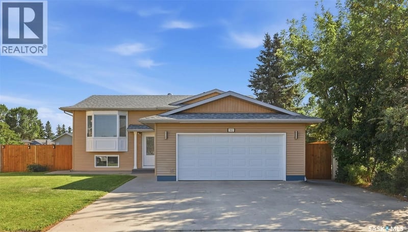 302 Nixon CRESCENT, Saskatoon, Saskatchewan, S7L7G1, Saskatoon, Saskatchewan — photo 1 of 5