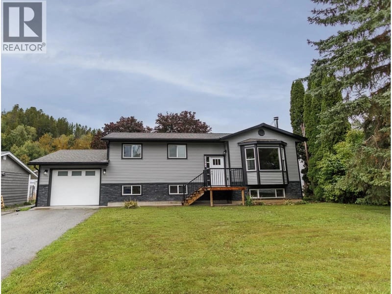 4924 LABELLE Avenue, Terrace, British Columbia, V8G4M8, Terrace, British Columbia — photo 1 of 5