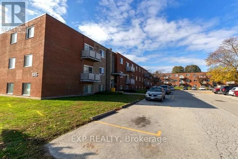 3815 Portage Road, Niagara Falls (Stamford), Ontario, L2J2L1, Niagara Falls (Stamford), Ontario — photo 1 of 5