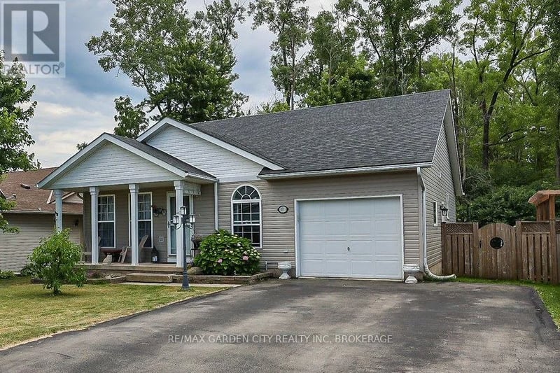 11 Rochelle Crescent, Fort Erie (Ridgeway), Ontario, L0S1N0, Fort Erie (Ridgeway), Ontario — photo 1 of 5