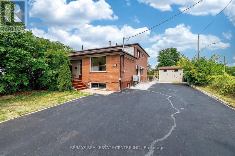 7053 Harwick Drive, Mississauga (Malton), Ontario, L4T3A3, Mississauga (Malton), Ontario — photo 1 of 5