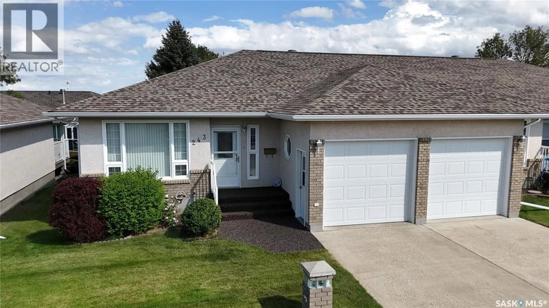 243 165 Robert STREET W, Swift Current, Saskatchewan, S9H5E7, Swift Current, Saskatchewan — photo 1 of 5