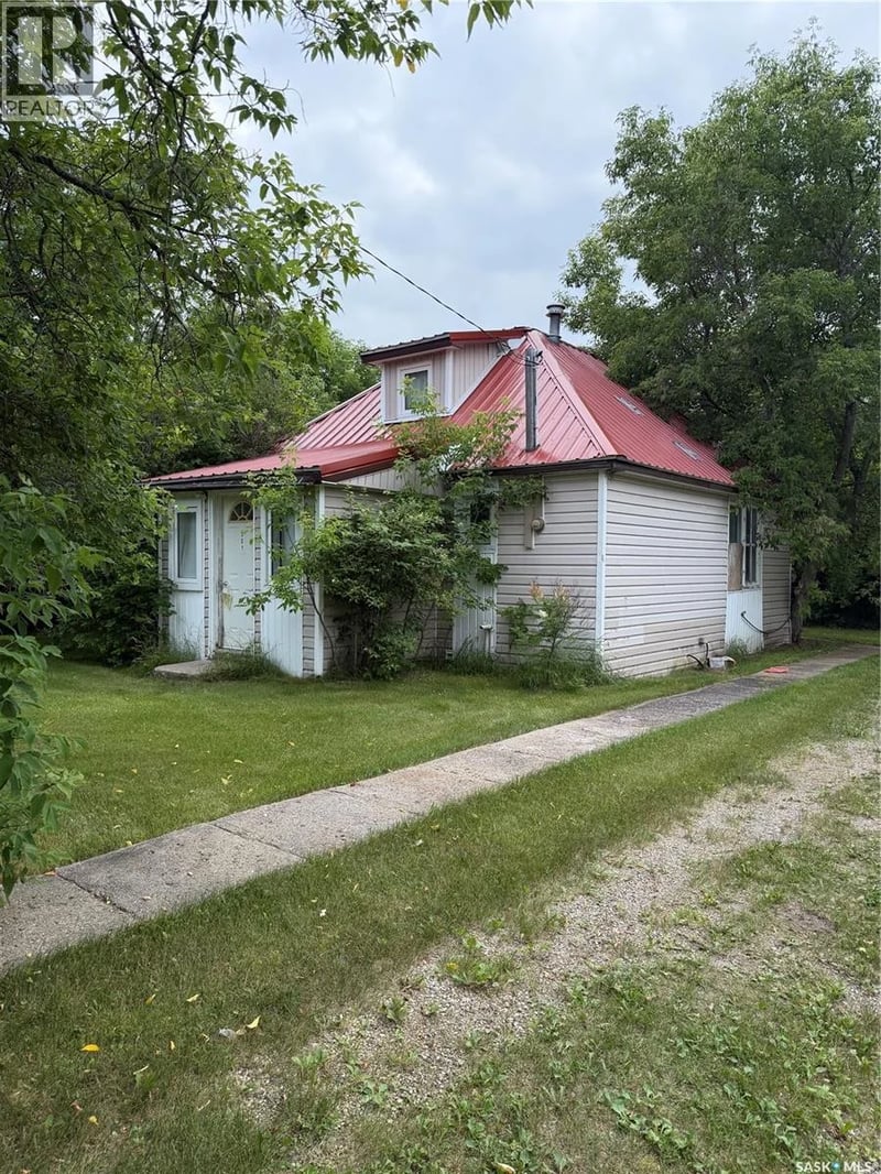 301 Elizabeth STREET, Stockholm, Saskatchewan, S0A3Y0, Stockholm, Saskatchewan — photo 1 of 5