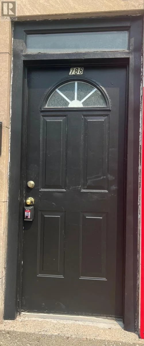 #1 788 Eglinton Avenue East, Toronto (Leaside), Ontario, M4G2L1, Toronto (Leaside), Ontario — photo 1 of 5