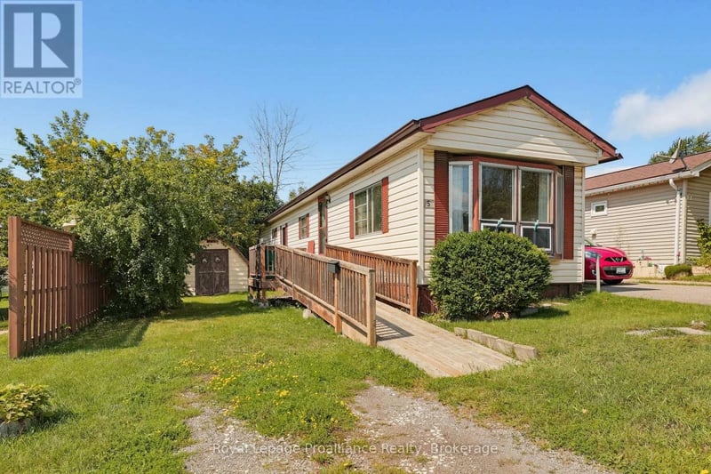 5 Kenneth Boulevard, Quinte West (Sidney Ward), Ontario, K8N4Z3, Quinte West (Sidney Ward), Ontario — photo 1 of 5