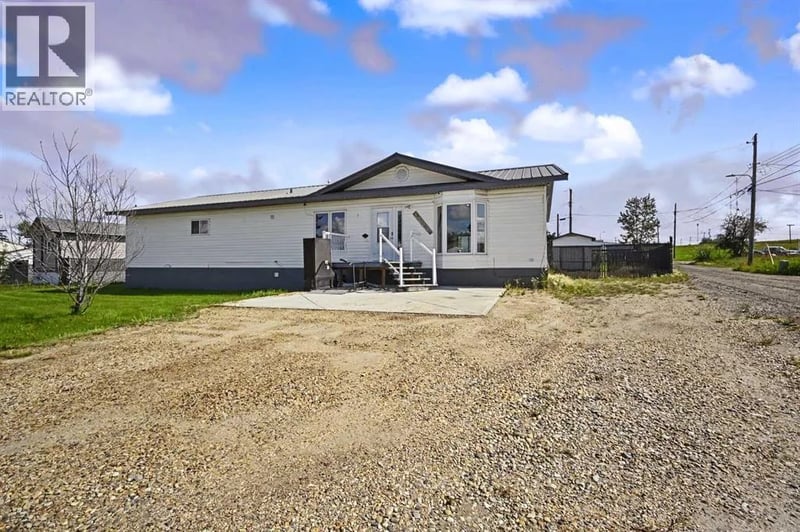 5003 46 Street, Valleyview, Alberta, T0H3N0, Valleyview, Alberta — photo 1 of 5