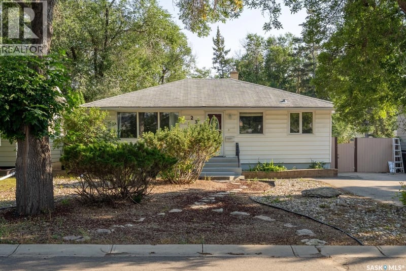 237 Orchard CRESCENT, Regina, Saskatchewan, S4S5B9, Regina, Saskatchewan — photo 1 of 5