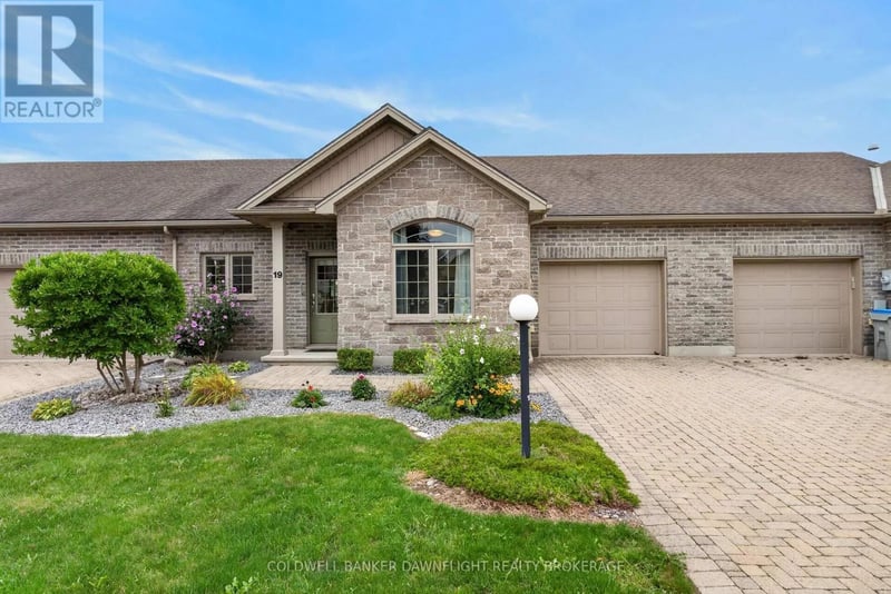 19 Conrad Drive, Bluewater (Zurich), Ontario, N0M2T0, Bluewater (Zurich), Ontario — photo 1 of 5