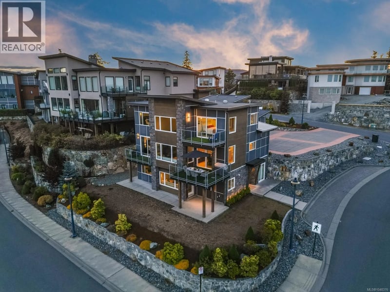2209 Navigators Rise, Langford, British Columbia, V9B0P4, Langford, British Columbia — photo 1 of 5