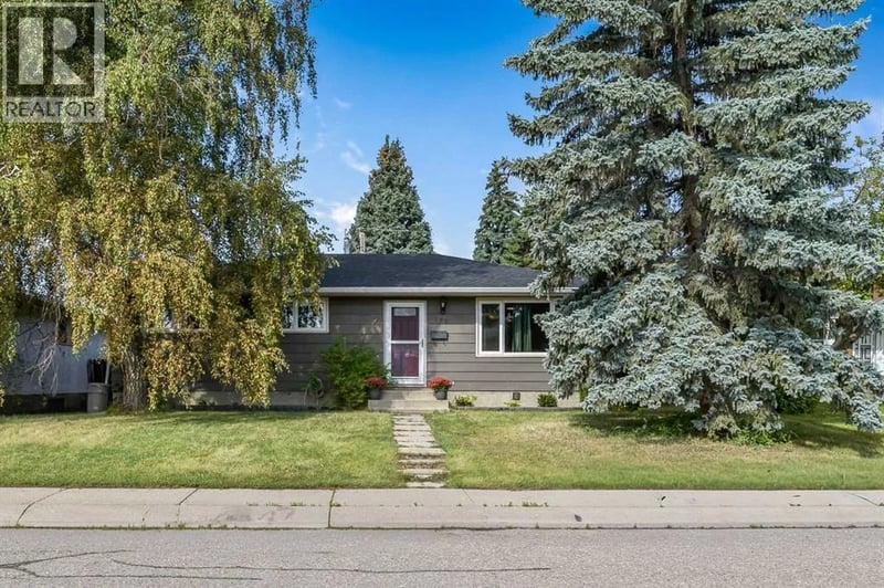 135 Manora Hill Northeast, Calgary, Alberta, T2A4R8, Calgary, Alberta — photo 1 of 5