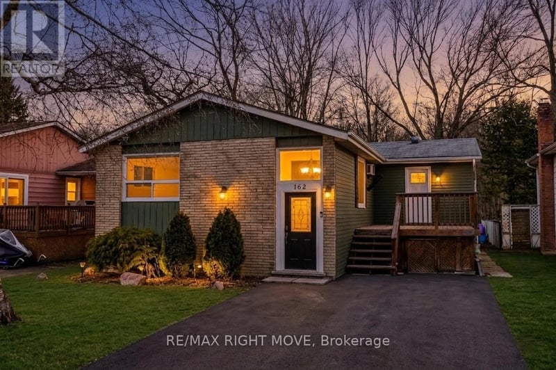 162 Pratt Crescent, Gravenhurst (Muskoka (S)), Ontario, P1P1P5, Gravenhurst (Muskoka (S)), Ontario — photo 1 of 5