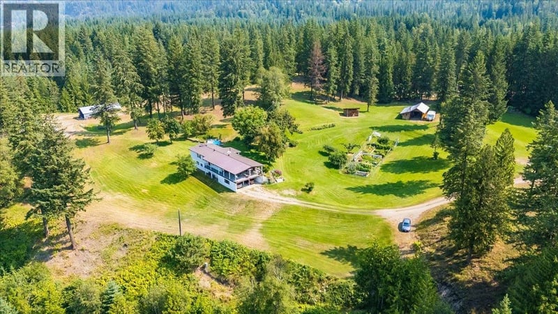8716 Martens Road, Slocan, British Columbia, V0G2C0, Slocan, British Columbia — photo 1 of 5