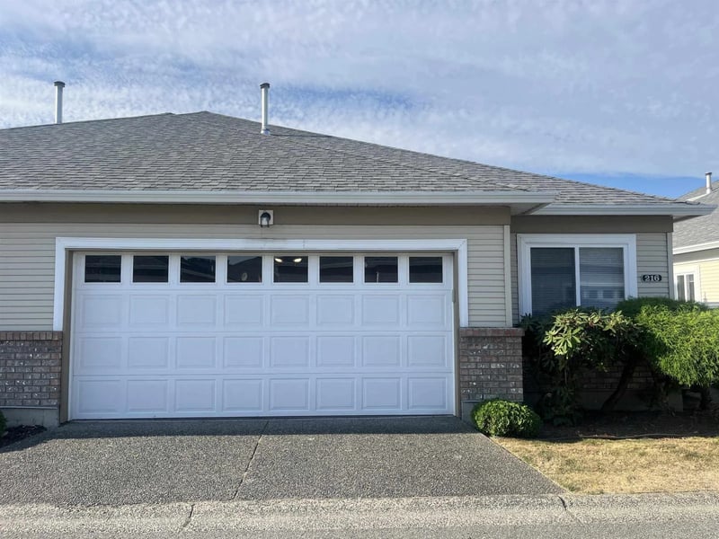 #216 8485 YOUNG Road, Chilliwack, British Columbia, V2P7Y7, Chilliwack, British Columbia — photo 1 of 5