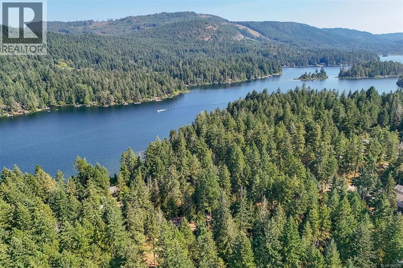 2051 May Avenue, Shawnigan Lake, British Columbia, V8H2C5, Shawnigan Lake, British Columbia — photo 1 of 5