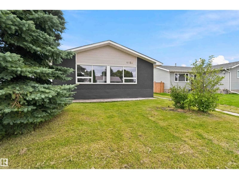 4129 134A AV NW, Edmonton, Alberta, T5A2N2, Edmonton, Alberta — photo 1 of 5