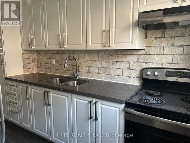 #127 69 Godstone Road, Toronto (Don Valley Village), Ontario, M2J3C8, Toronto (Don Valley Village), Ontario — photo 1 of 5
