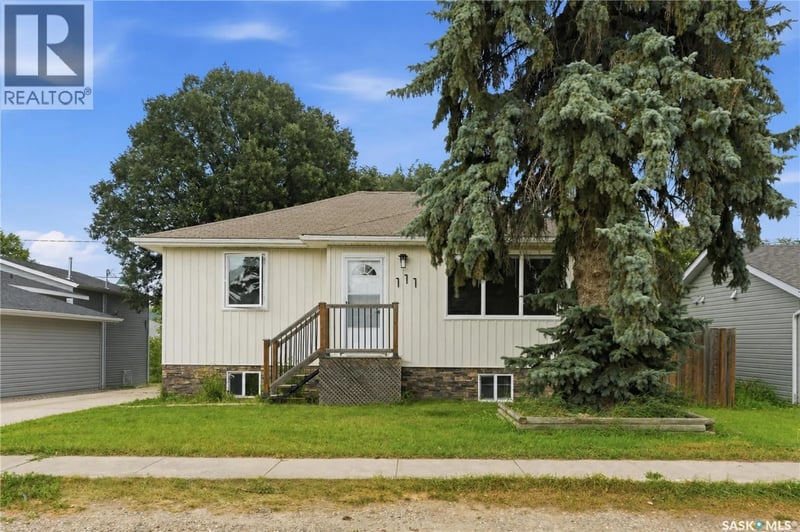 111 3rd STREET, Hague, Saskatchewan, S0K1X0, Hague, Saskatchewan — photo 1 of 5