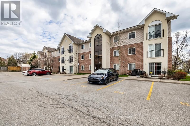 #307 87 Aspen Springs Drive, Clarington (Bowmanville), Ontario, L1C5J8, Clarington (Bowmanville), Ontario — photo 1 of 5